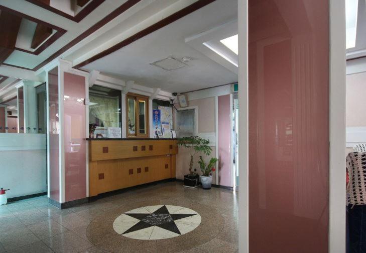 Lee Motel Joszu Kültér fotó